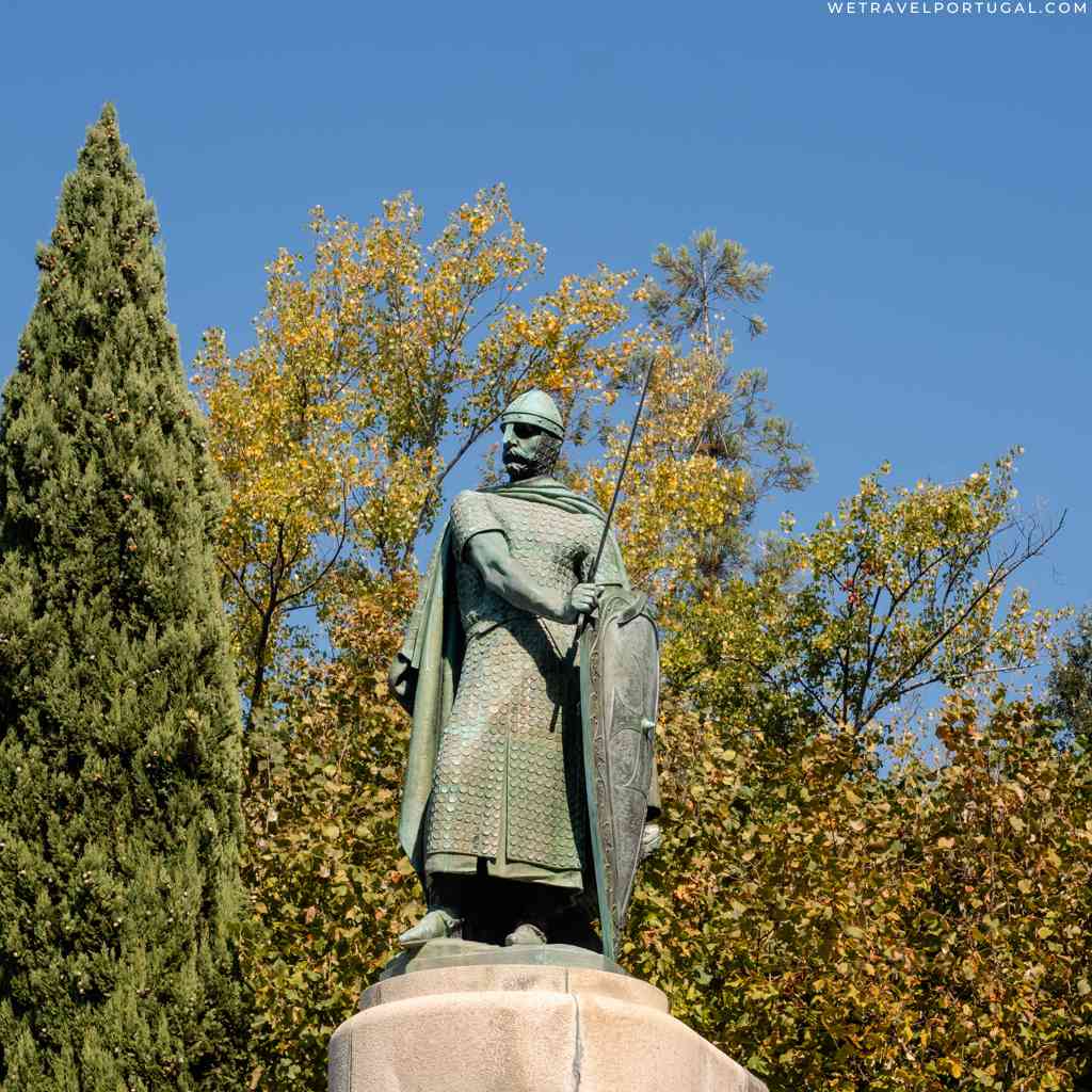 Afonso Henrique Statue