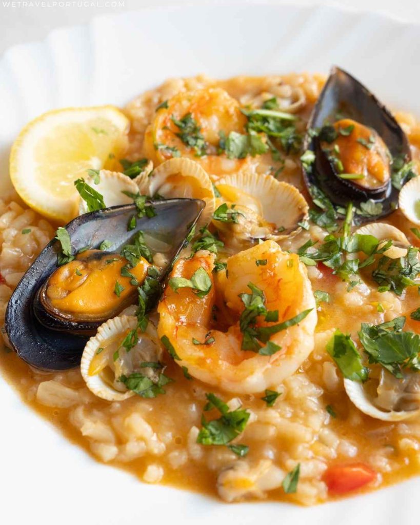 a plate of arroz de marisco