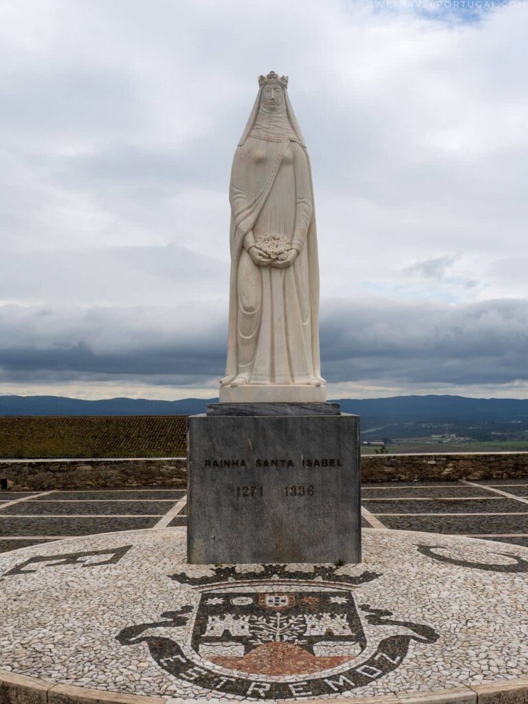 Statue of Queen Isabel