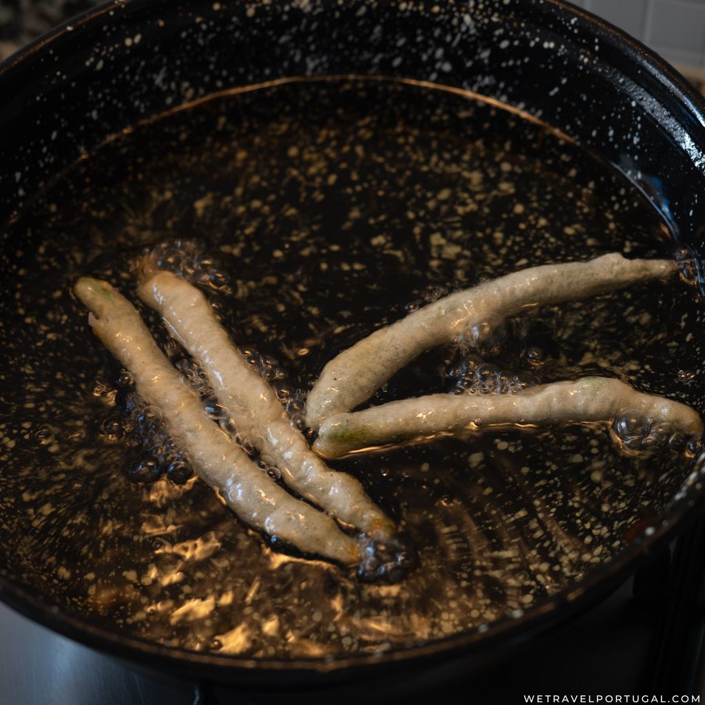 Frying Portuguese green beans
