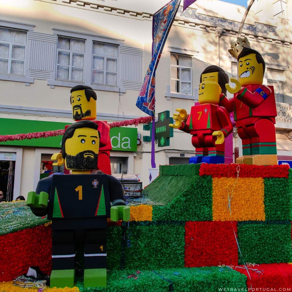 Loule Parade Float Lego