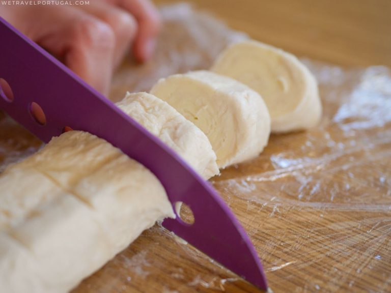 pasteis-de-nata-step13 cutting the puff pastry