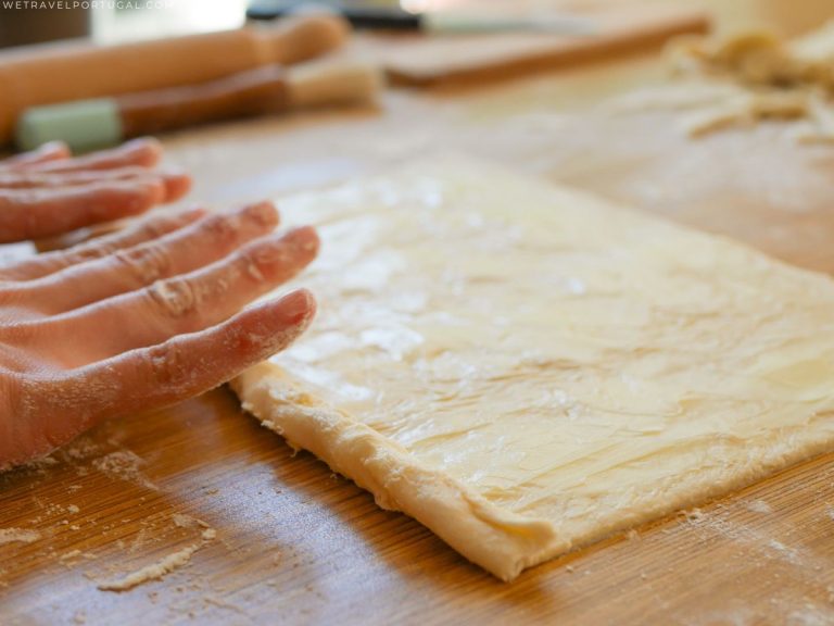 pasteis-de-nata-step7 rolling the pastry into a log